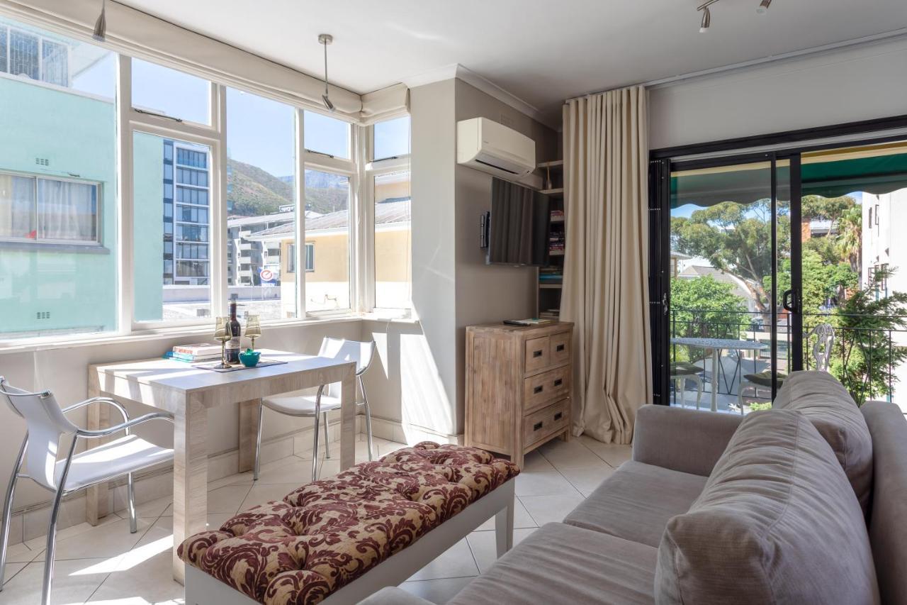 Cosy And Classy Sea Point Apartment Città del Capo Esterno foto
