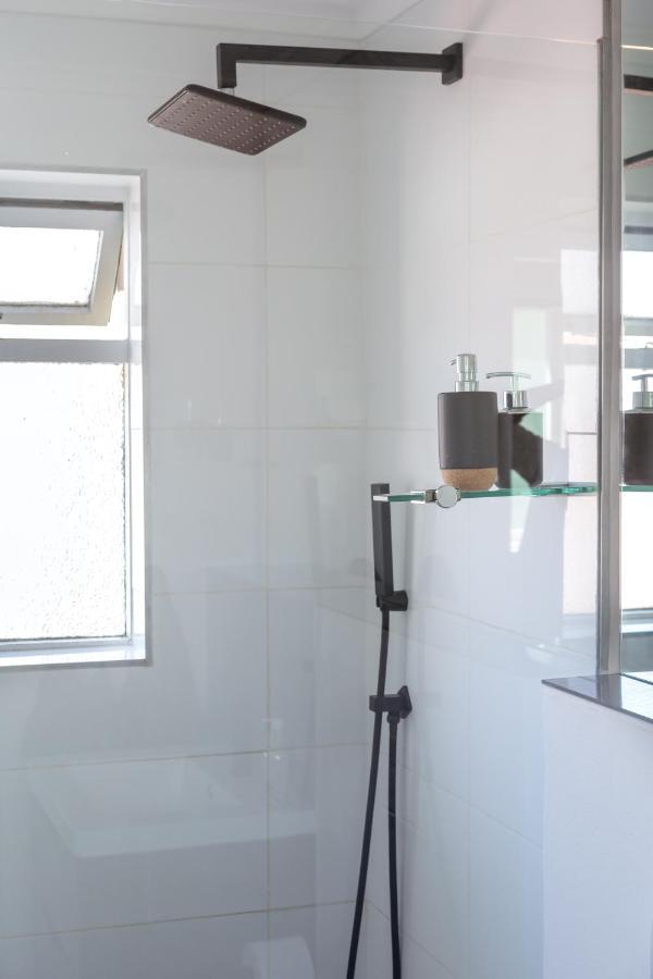 Cosy And Classy Sea Point Apartment Città del Capo Esterno foto