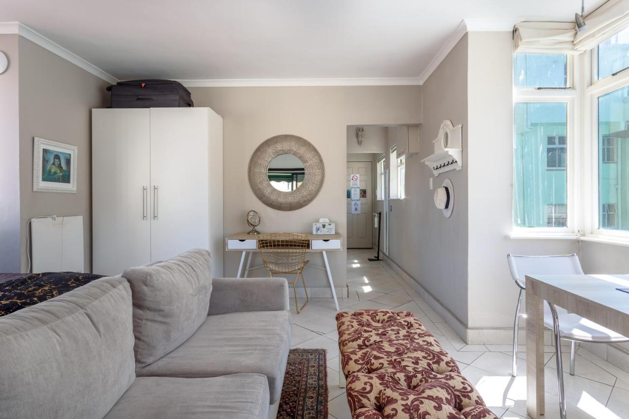Cosy And Classy Sea Point Apartment Città del Capo Esterno foto