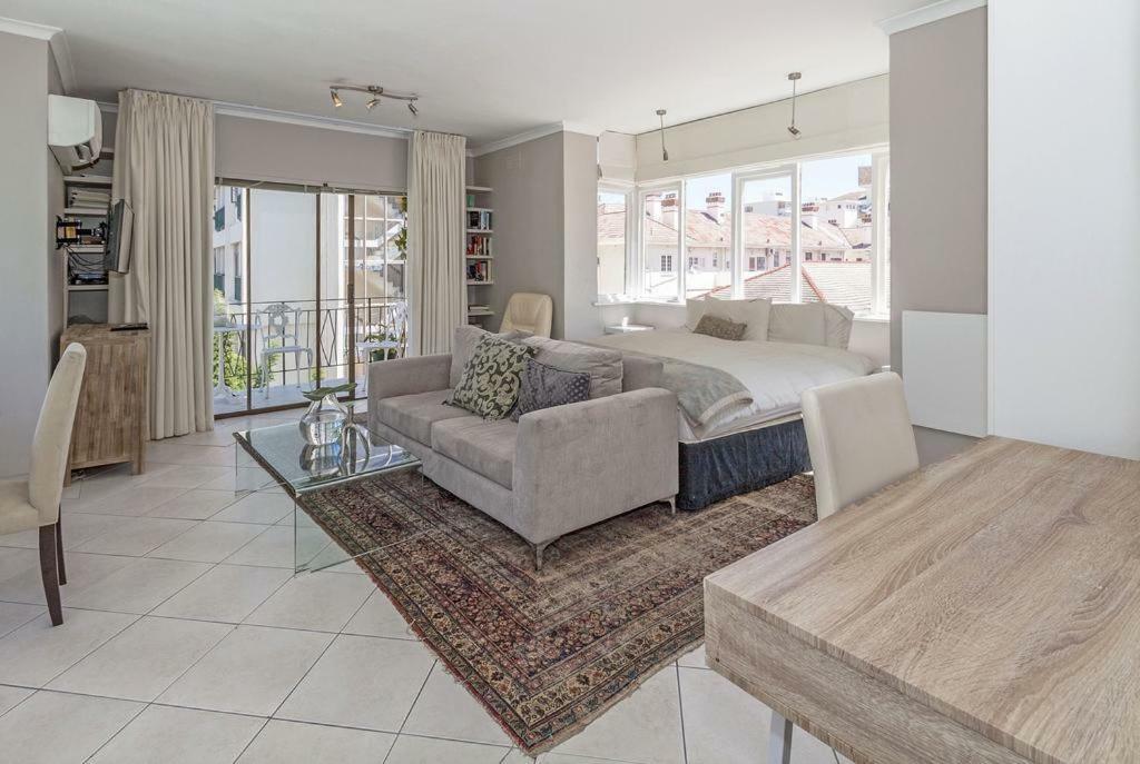 Cosy And Classy Sea Point Apartment Città del Capo Esterno foto