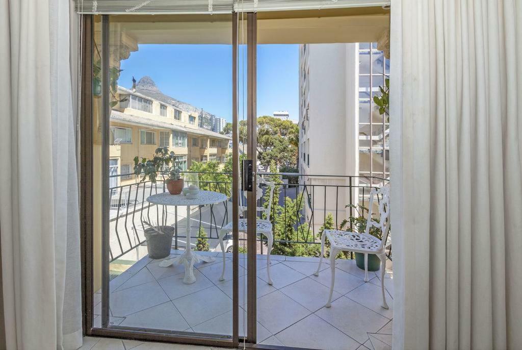 Cosy And Classy Sea Point Apartment Città del Capo Esterno foto